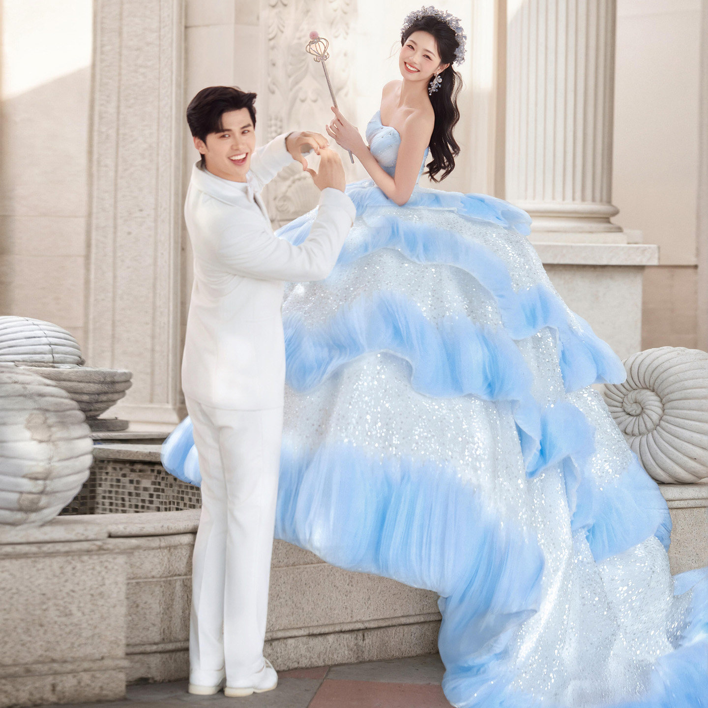 影楼主题拍照云母公主风抹胸蓝色梦幻婚纱礼服拖尾蓬蓬裙高定彩纱