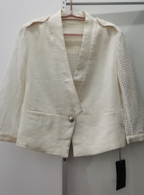 2码米色亚麻拼接中袖外套品牌断码服装不退换介意慎拍全新带吊牌
