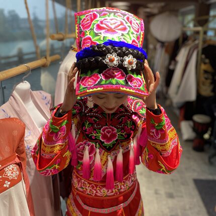 安多姑娘推荐少数民族服饰正宗族服饰上阿坝羌族头饰帽子发辫