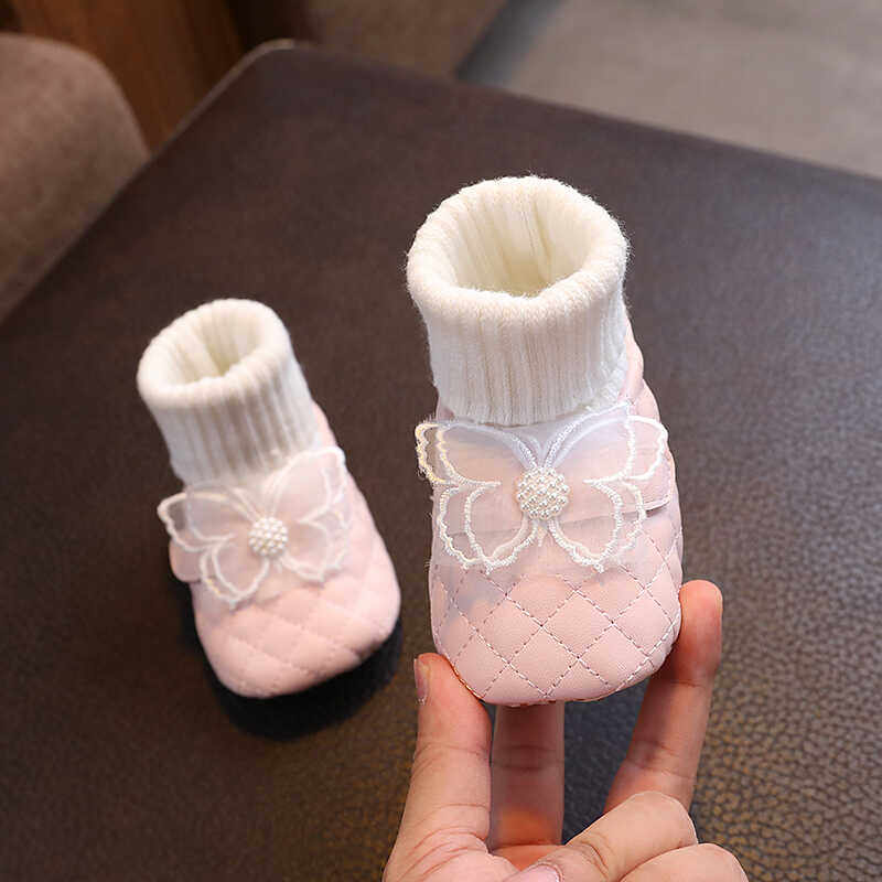 婴儿女可爱蝴蝶鞋子袜宝宝护脚春秋软底学步鞋防掉防滑0至1岁脚套