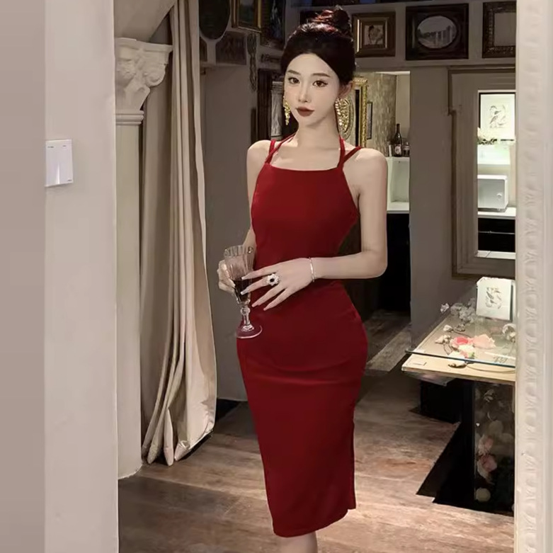 新款法式复古红色礼服裙御姐风性感露背修身吊带连衣裙丝绒X7400