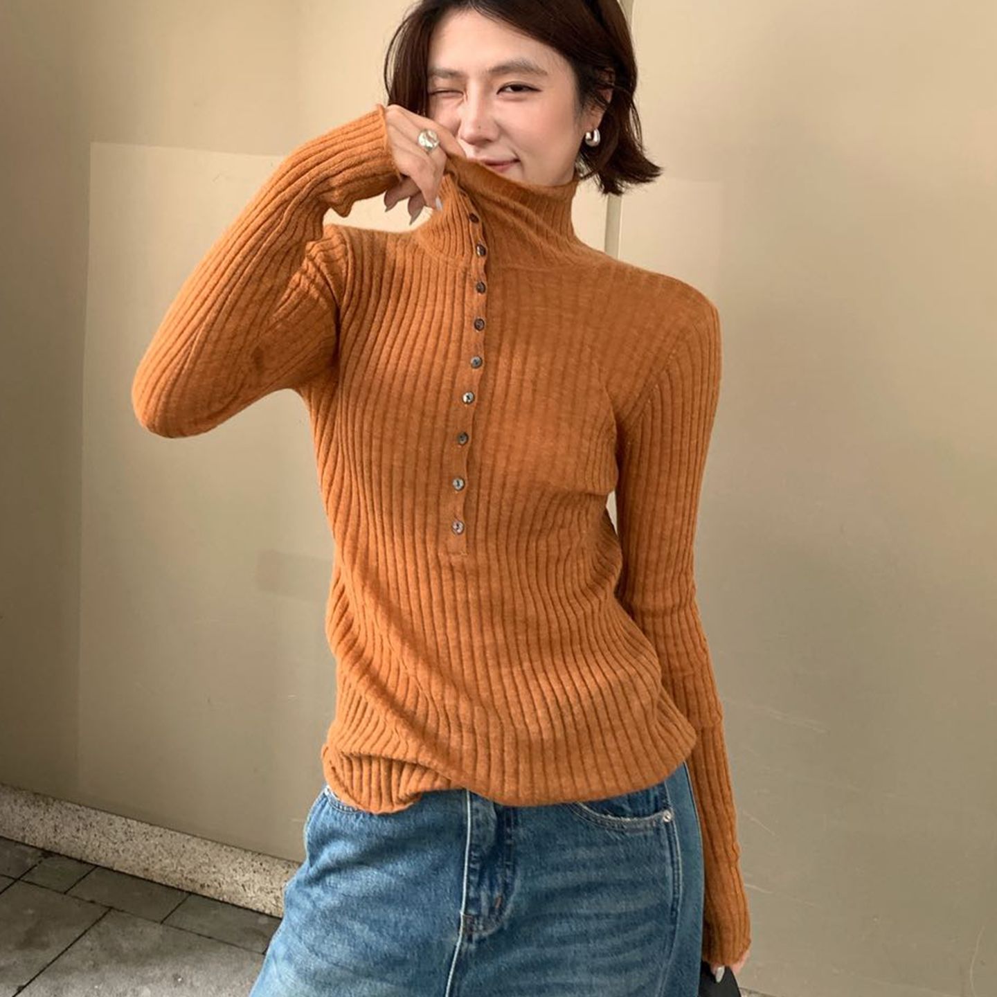 羊毛坑条高领显瘦针织打底衫女