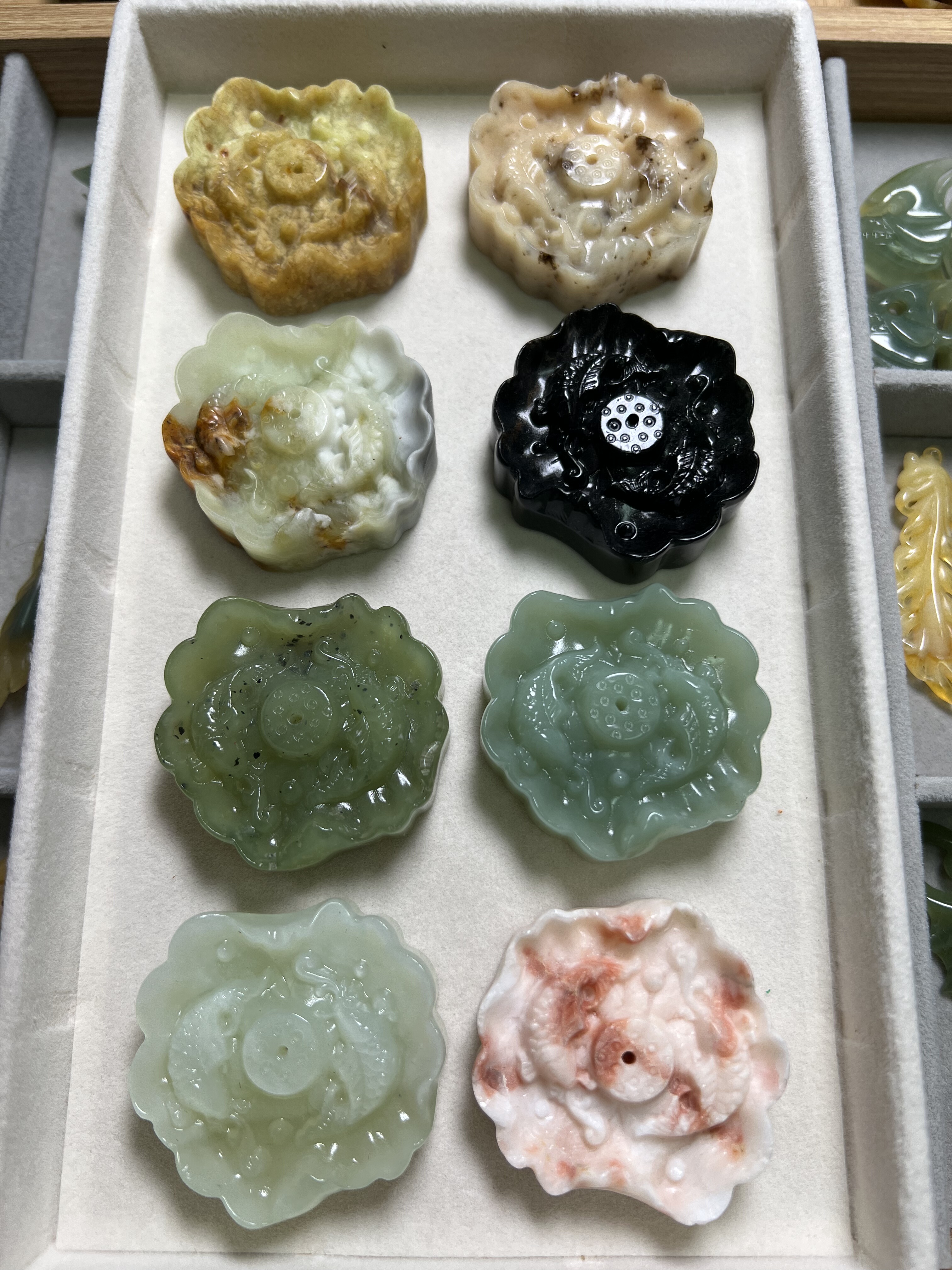 岫玉双鱼莲花香插笔洗砚台一个