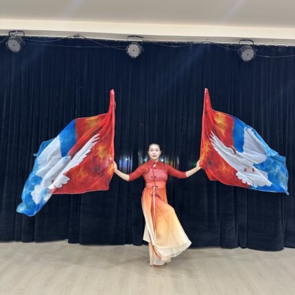新款雪纺旗舞蹈道具赞美旗敬拜旗和平白鸽纱巾火焰海表演服装背饰