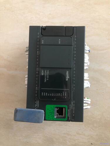 施耐德PLC控制器TM241CEC24U，实物拍摄 成色漂亮议价商品