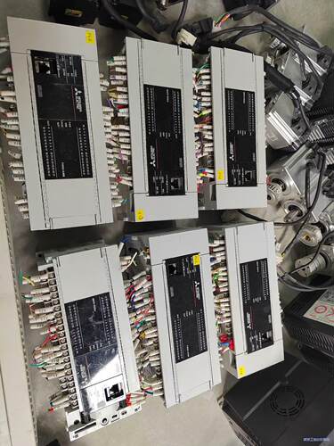 三菱FX5U-64MT/ES，二手拆机，成色漂亮，功能包好，议价商品