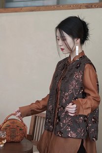 2025东方风韵一线工艺品新中式盘扣重工钉珠刺绣马甲复古高级感