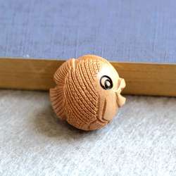 肥城桃木雕刻小平鱼配饰diy饰品配件桃木雕鱼头木鱼雕刻亲亲吻鱼