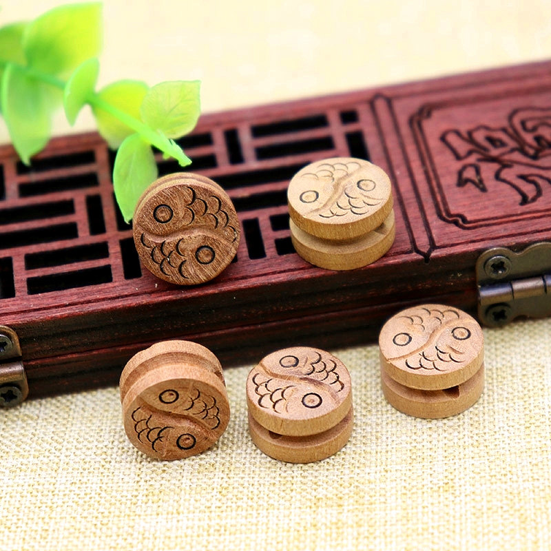 手工雕刻diy饰品 车挂吊坠配件 钥匙扣 天然桃木 太极图案 双吻鱼