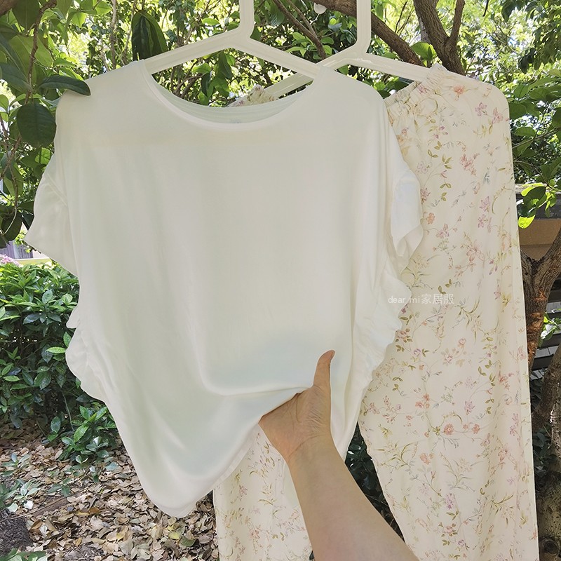 舒适奶白荷叶边贡缎上衣撞色