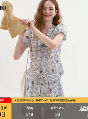 范洛Fano 俏皮感格纹V领衬衫女2026夏季新款木耳边泡泡袖刺绣上衣