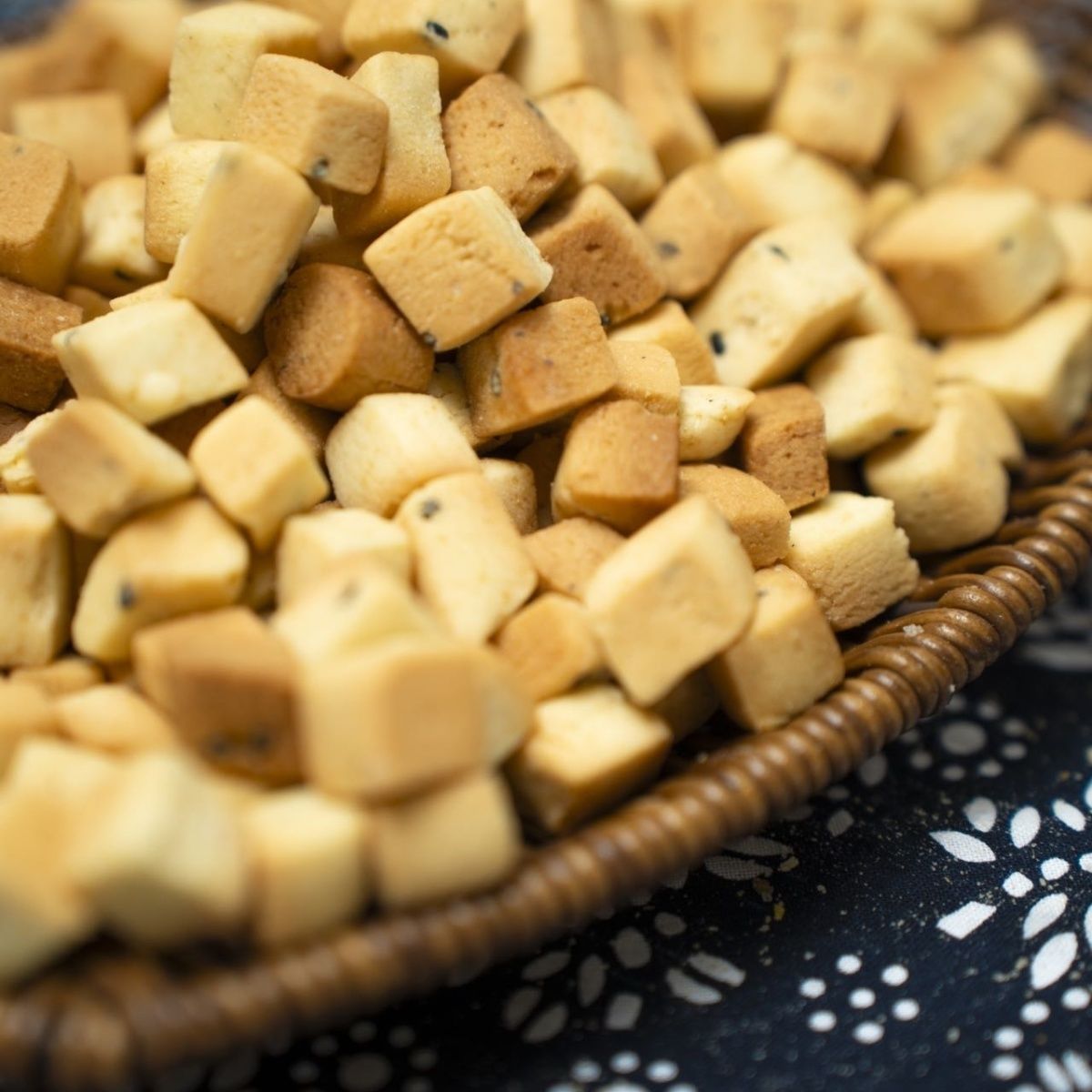 乳山七夕小抓果香酥棋子块