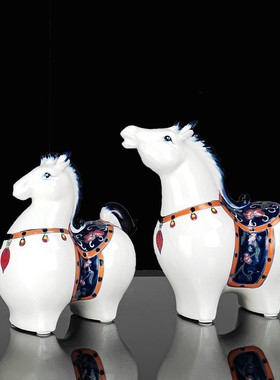 创意家居装饰小摆件客厅酒柜书桌个性现代简约陶瓷青花小马一对装