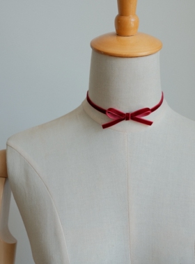 菠萝手作酒红丝绒蝴蝶结锁骨链