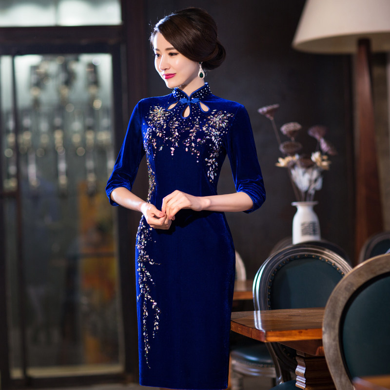 2019秋裝新款 時尚改良複古中袖奢華手工釘珠絲絨旗袍連衣裙禮服在類目 女裝/女士精品, 婚紗/旗袍/禮服, 旗袍中 - 來自Buy2taobao.com提供專業的淘寶代購服務