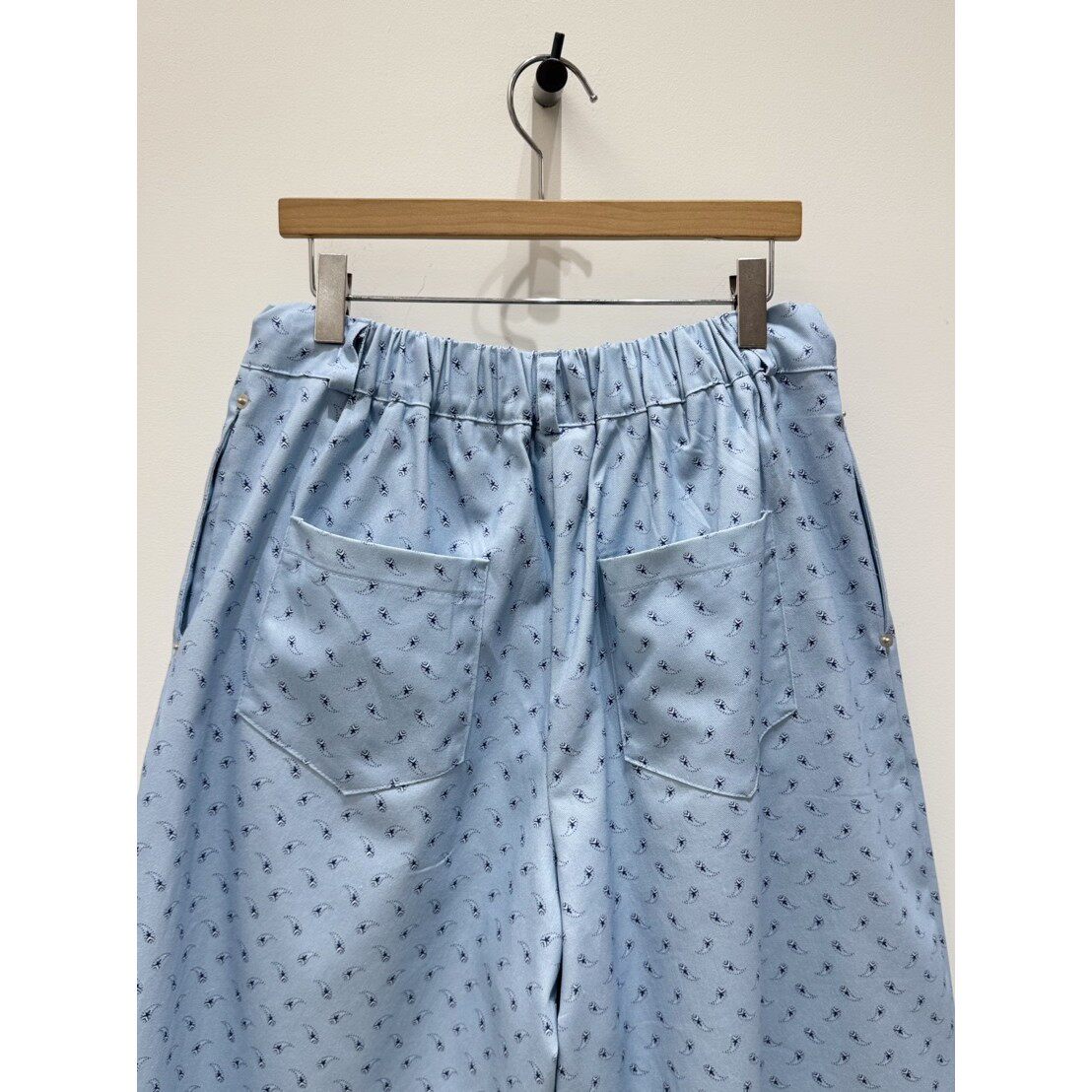 八0708韩国东大门运动短裤区4331369秋季修身通勤魅力纯色大气