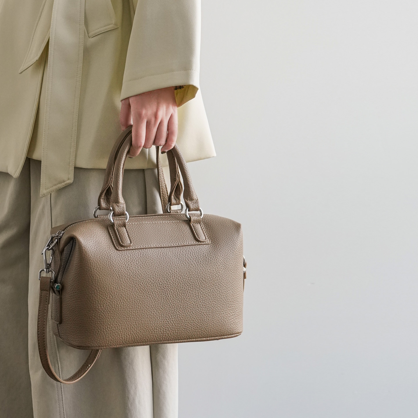 波士顿包2025新款休闲软皮枕头包