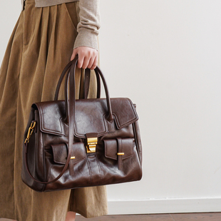 复古邮差包包女2026新款 小众高级感手提公文包上班通勤单肩斜挎包