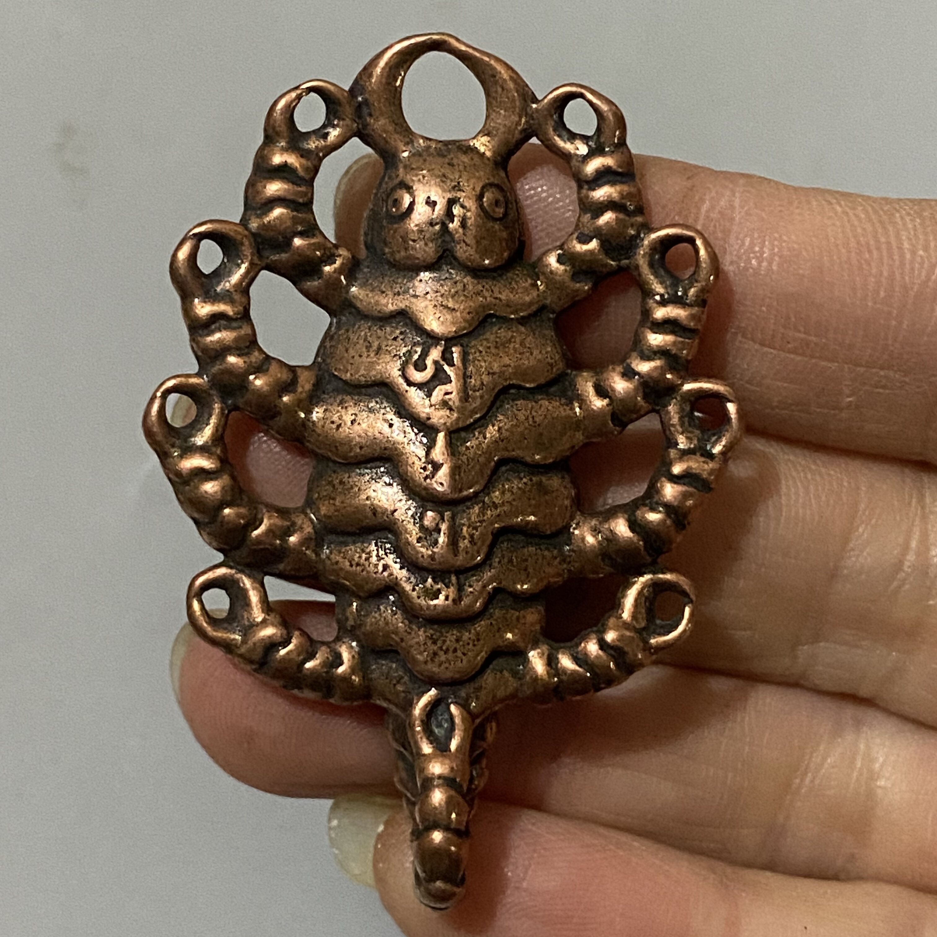 仿古古玩杂项收藏尼泊尔红铜九头铁蝎挂件吊坠侧挂文玩挂件