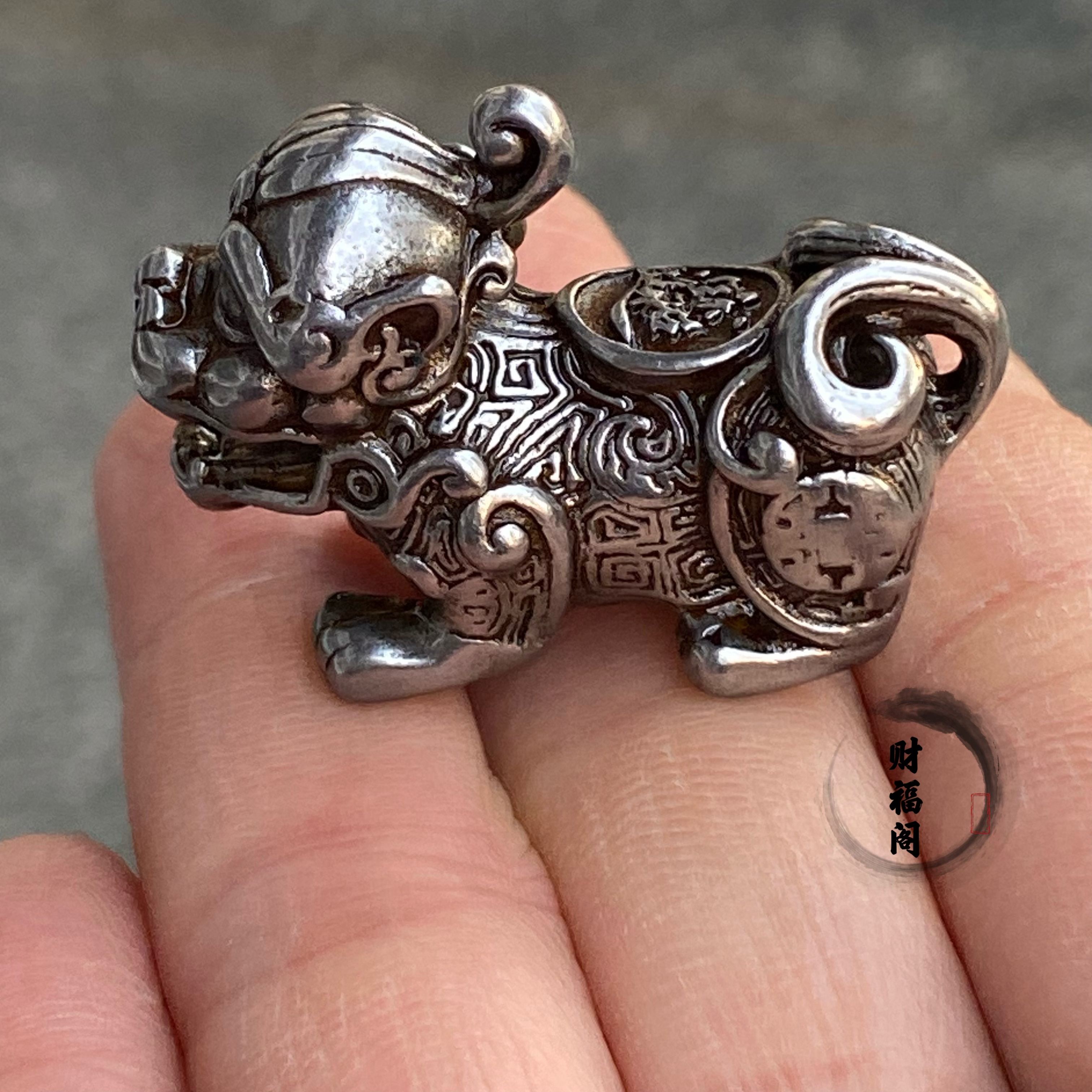 仿古藏式天铁实心貔貅手把件创意咬钱把玩礼品车挂件桌面来财茶宠