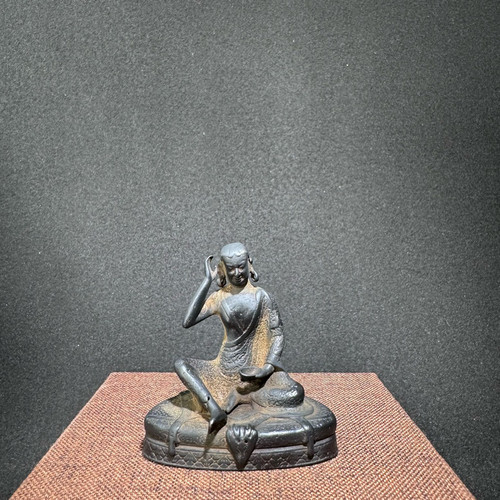 仿古天铁藏式米拉日巴小佛像随身口袋玛尔巴佛纯铁桌面摆件保平安
