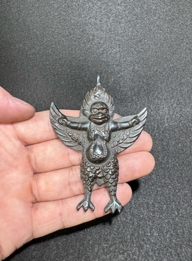 仿古藏传天铁錾刻立体金翅大鹏鸟护法藏式挂件密宗陨铁神鸟挂饰