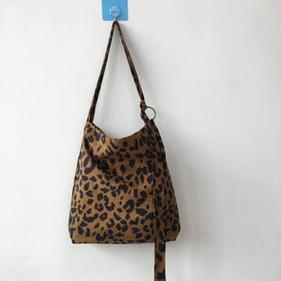 单肩包布袋子女包 灯芯绒布包斜跨包 拉链 ins潮流豹纹 chic韩系