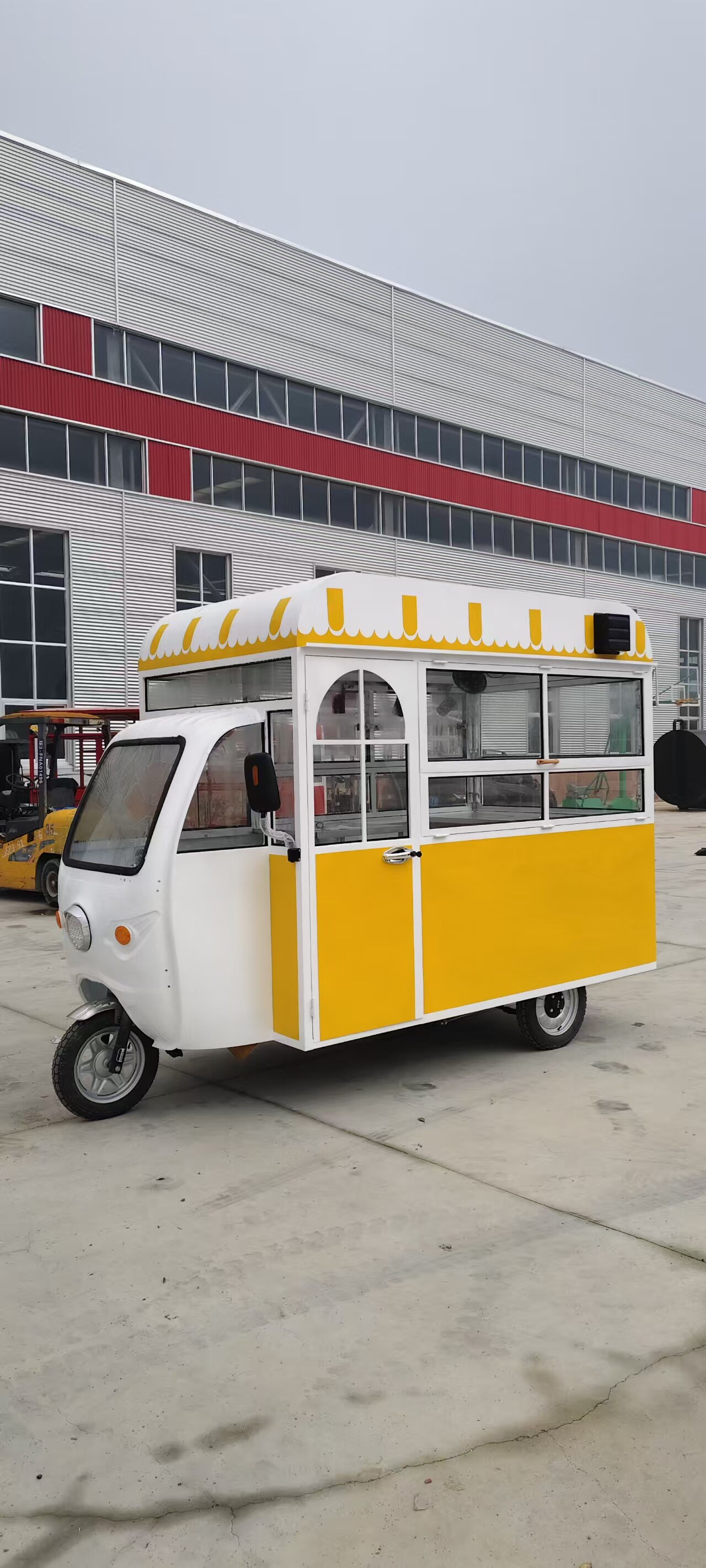 电动三轮小吃车房车多功能烧烤油美食车/早餐车/小吃