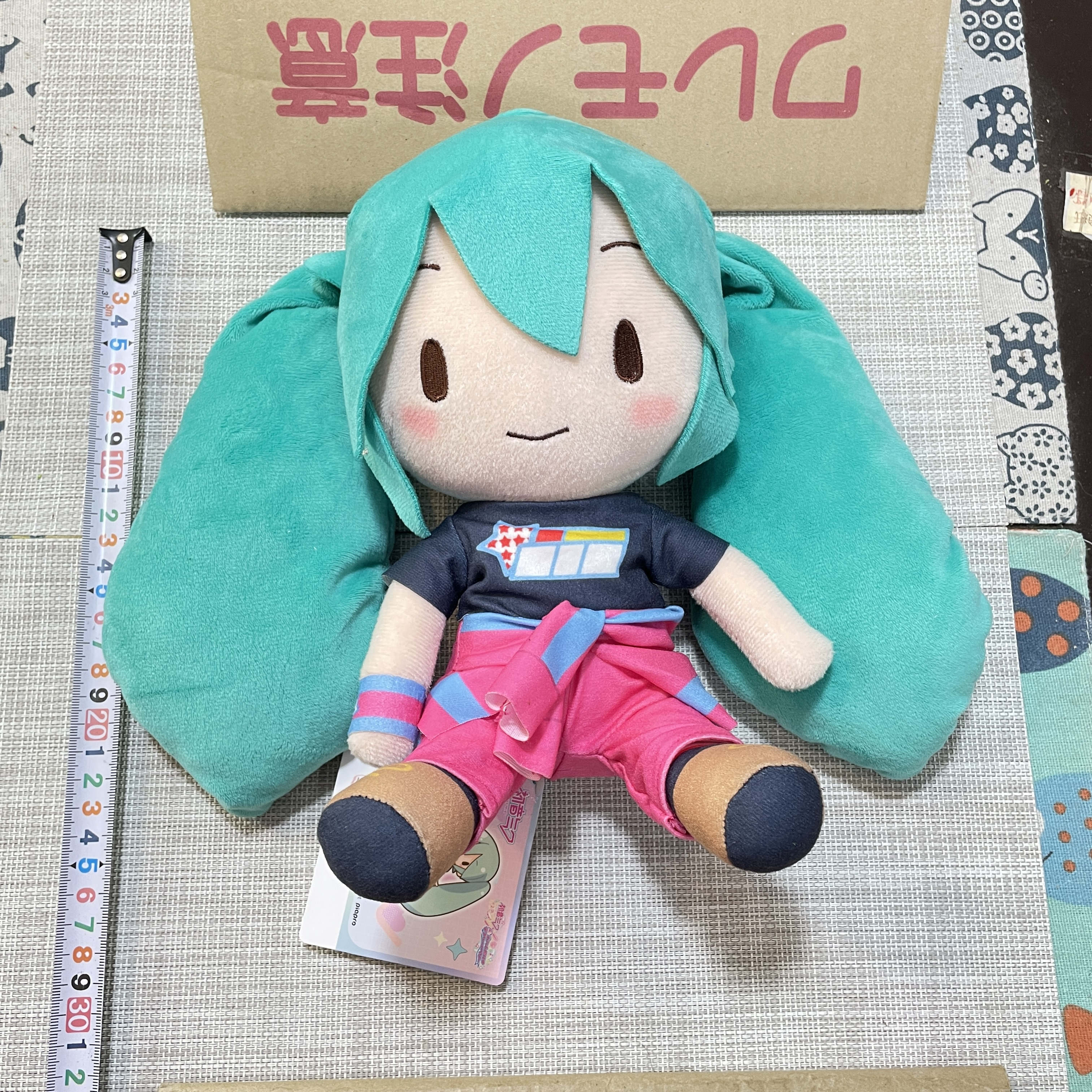 现货正品 SEGA初音未来 &times; 时尚魔女 LOVE AND BERRY M码毛绒公仔