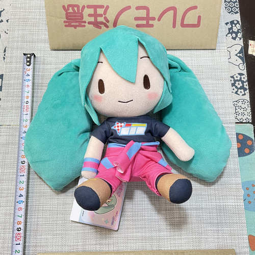 现货正品 SEGA初音未来 × 时尚魔女 LOVE AND BERRY M码毛绒公仔