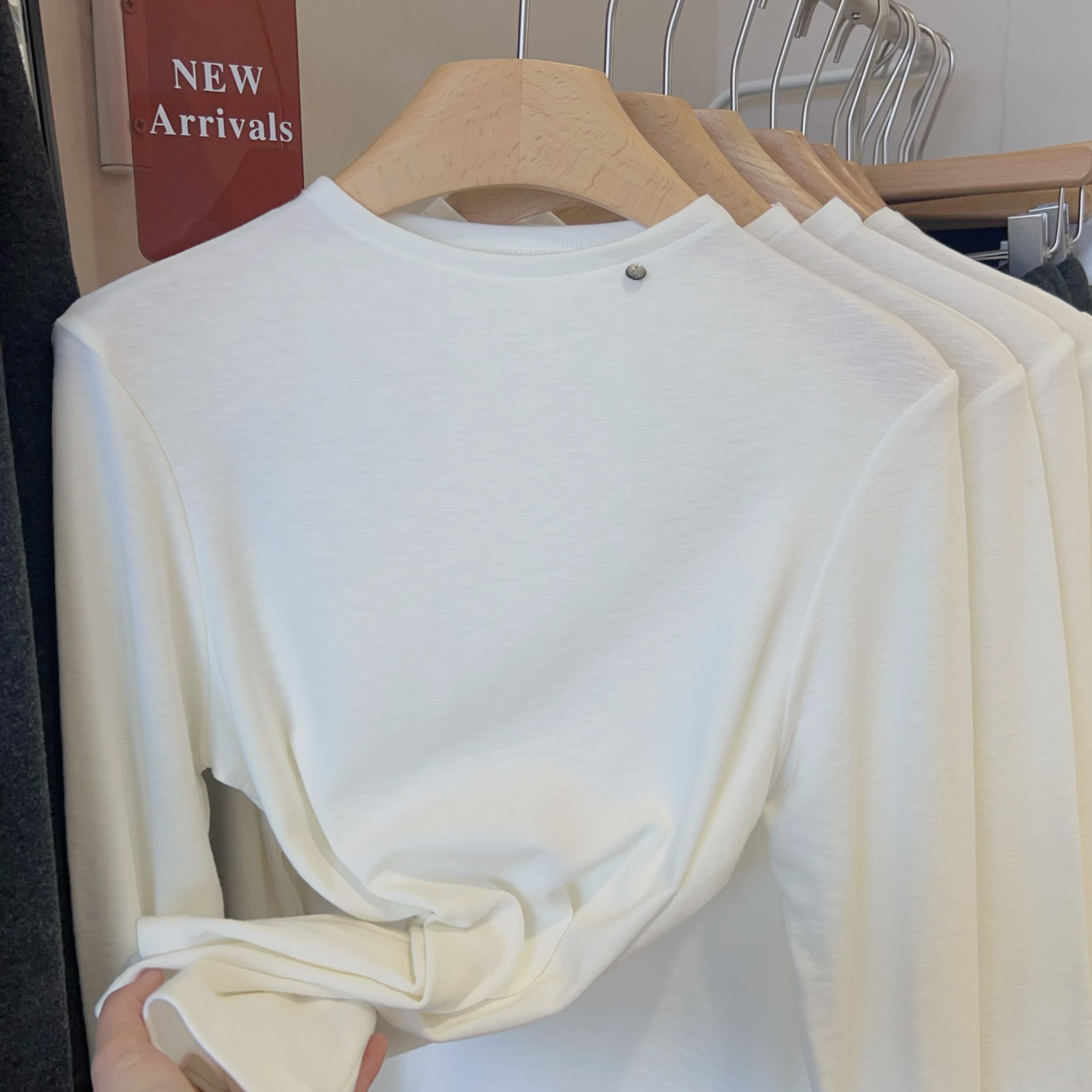 韩标高品质贝壳扣加绒打底衫2025秋冬半高领磨毛简单百搭T恤