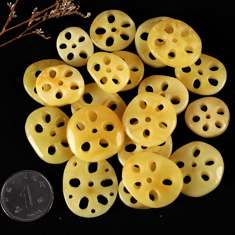 天然蜜蜡配件藕片手链挂件鸡油黄雕刻莲藕俄料小滴溜琥珀手串配饰