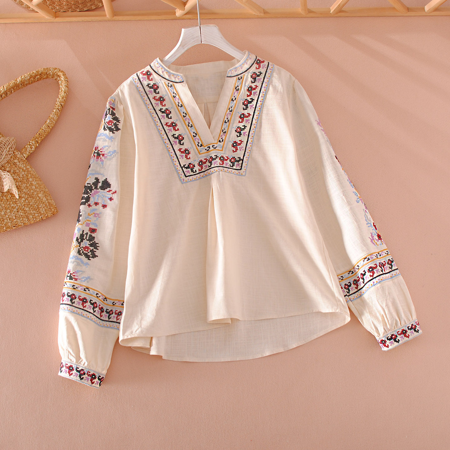民族风春秋女装上衣重工刺绣时尚高腰短款灯笼长袖棉麻宽松衬衫衣