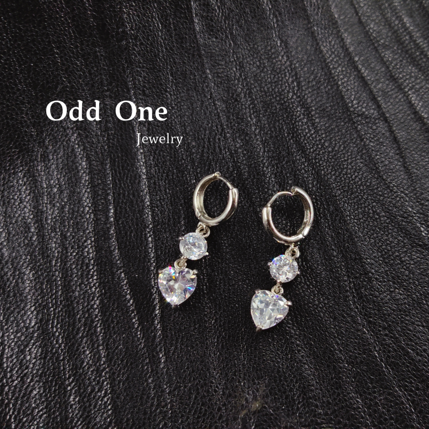 Odd One 爱心锆石镶嵌简约百搭耳环耳饰耳扣