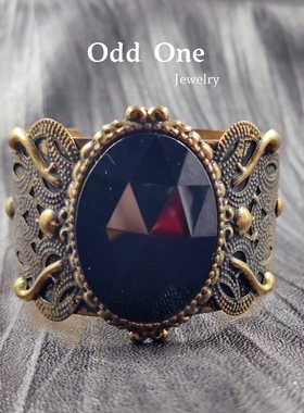 Odd One 欧美复古做旧古铜色镶嵌黑色切面亚克力民族风开口宽手镯