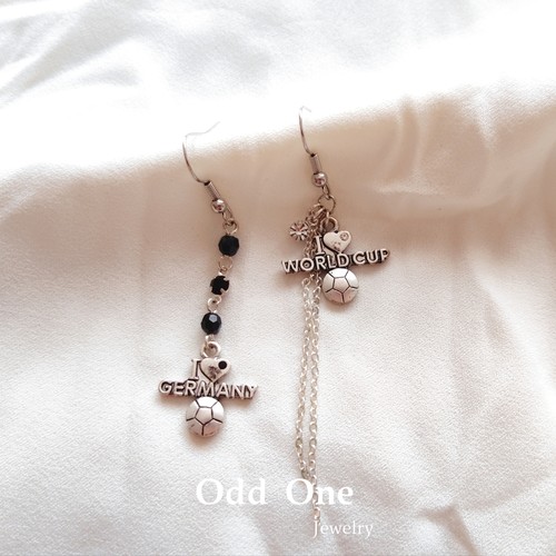 Odd One 做旧银色世界杯足球德国队球迷耳环耳饰