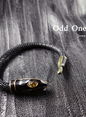 Odd One 神秘黑色灵蛇个性开口手镯