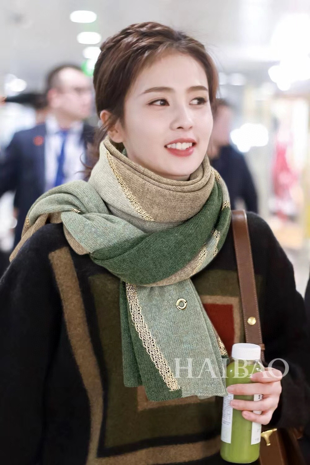 lp明星同款～100%山羊绒高端金丝针织披肩围巾拼接撞色围巾