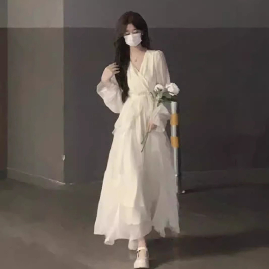 温柔风白月光连衣裙仙女超仙高级感法式气质初秋清纯杏色长袖
