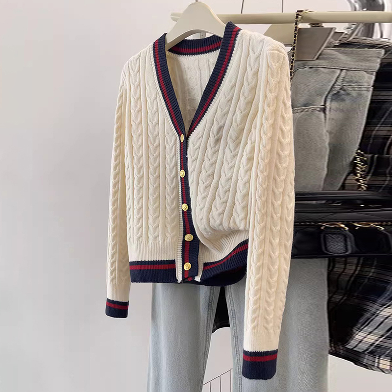 学院风V领撞色假两件100%纯羊毛针织开衫女显瘦麻花毛衣外套