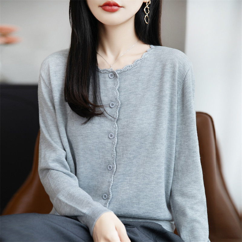 春秋花边圆领精纺羊毛开衫女外套