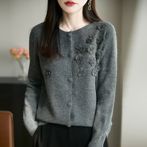 重工刺绣精纺羊毛开衫女圆领外套