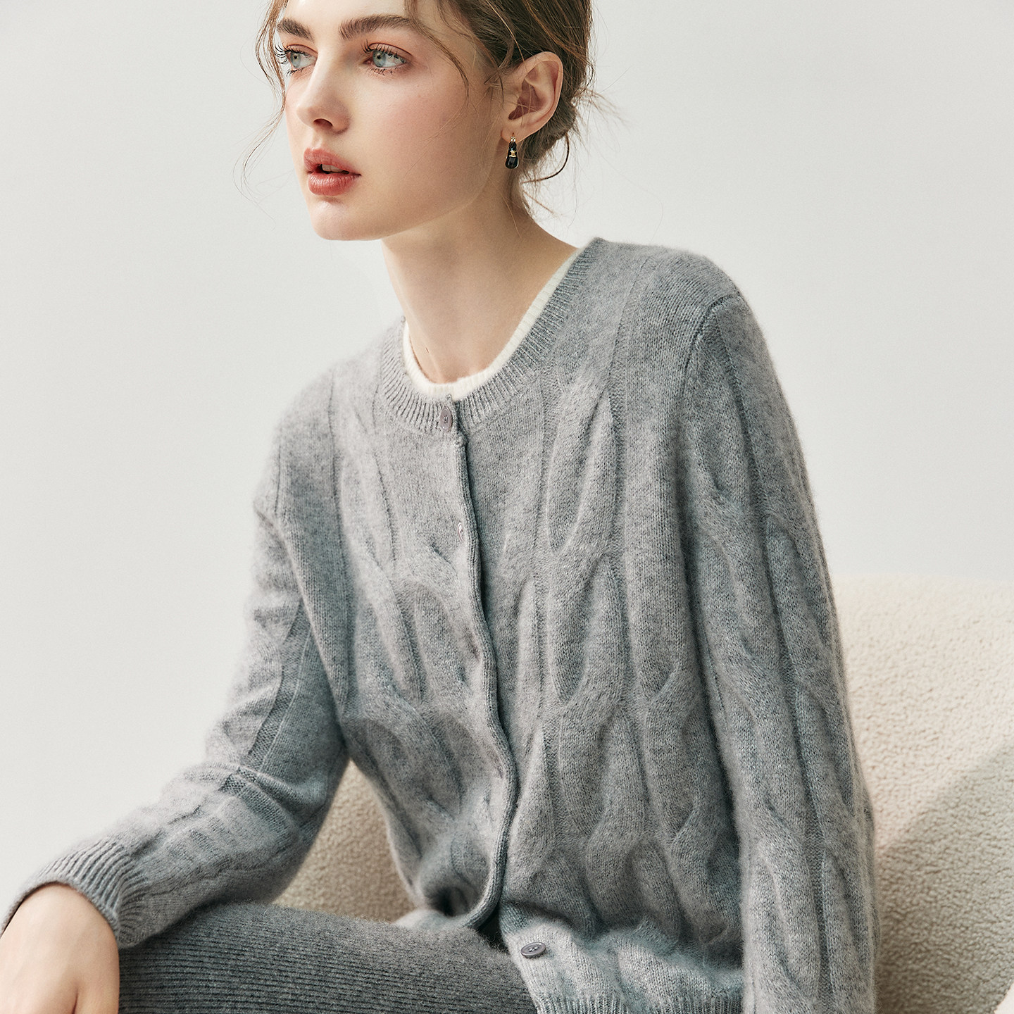 松弛感轻奢山羊绒开衫女圆领麻花针织长袖毛衣宽松外套保暖羊毛衫,女装/女士精品,羊绒衫,淘宝优惠券,粉丝福利购,淘宝优惠卷