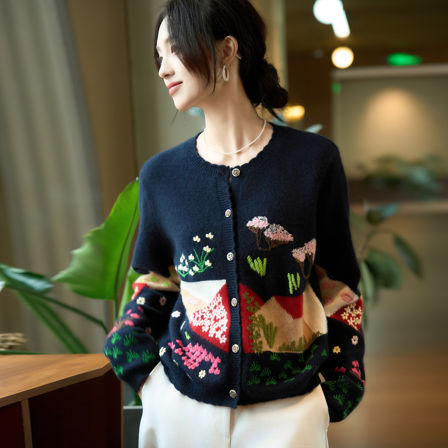 手工刺绣钩花100%纯羊毛开衫外套