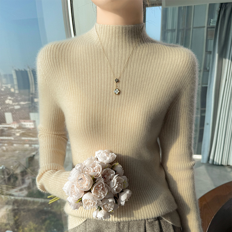 一线成衣半高领山羊绒衫坑条毛衣