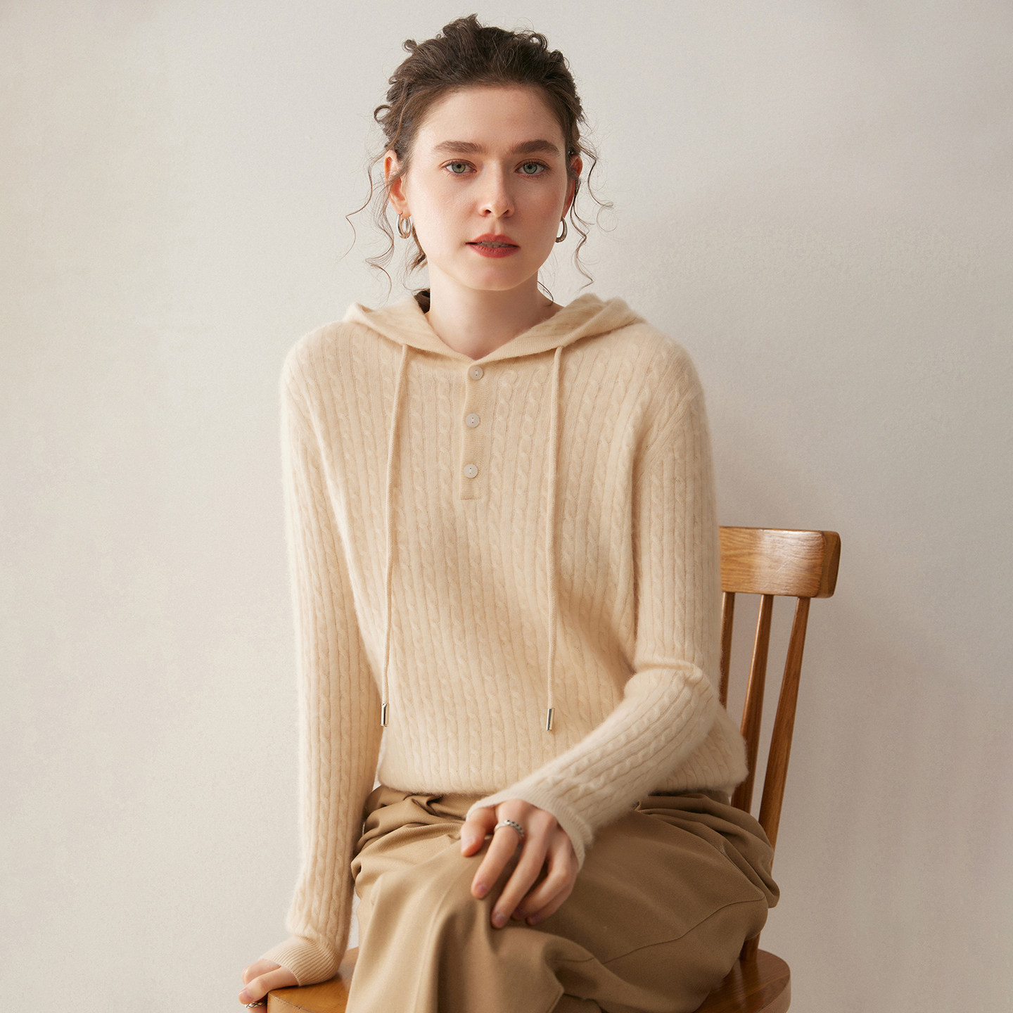 秋冬山羊绒衫女连帽纽扣麻花加厚针织毛衣宽松休闲抽绳羊毛衫帽衫,女装/女士精品,羊绒衫,淘宝优惠券,粉丝福利购,淘宝优惠卷