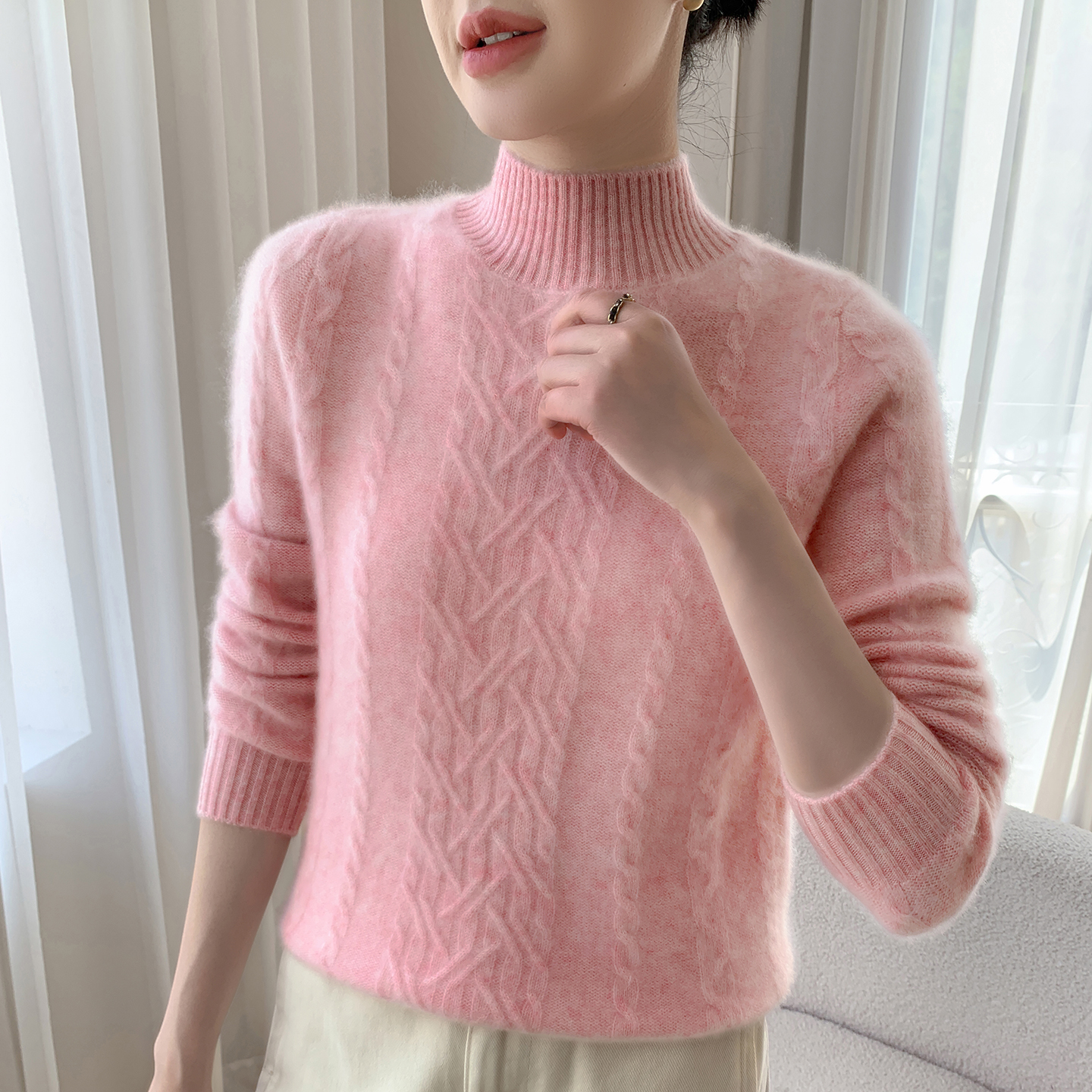 高级感轻奢半高领山羊绒衫女毛衣