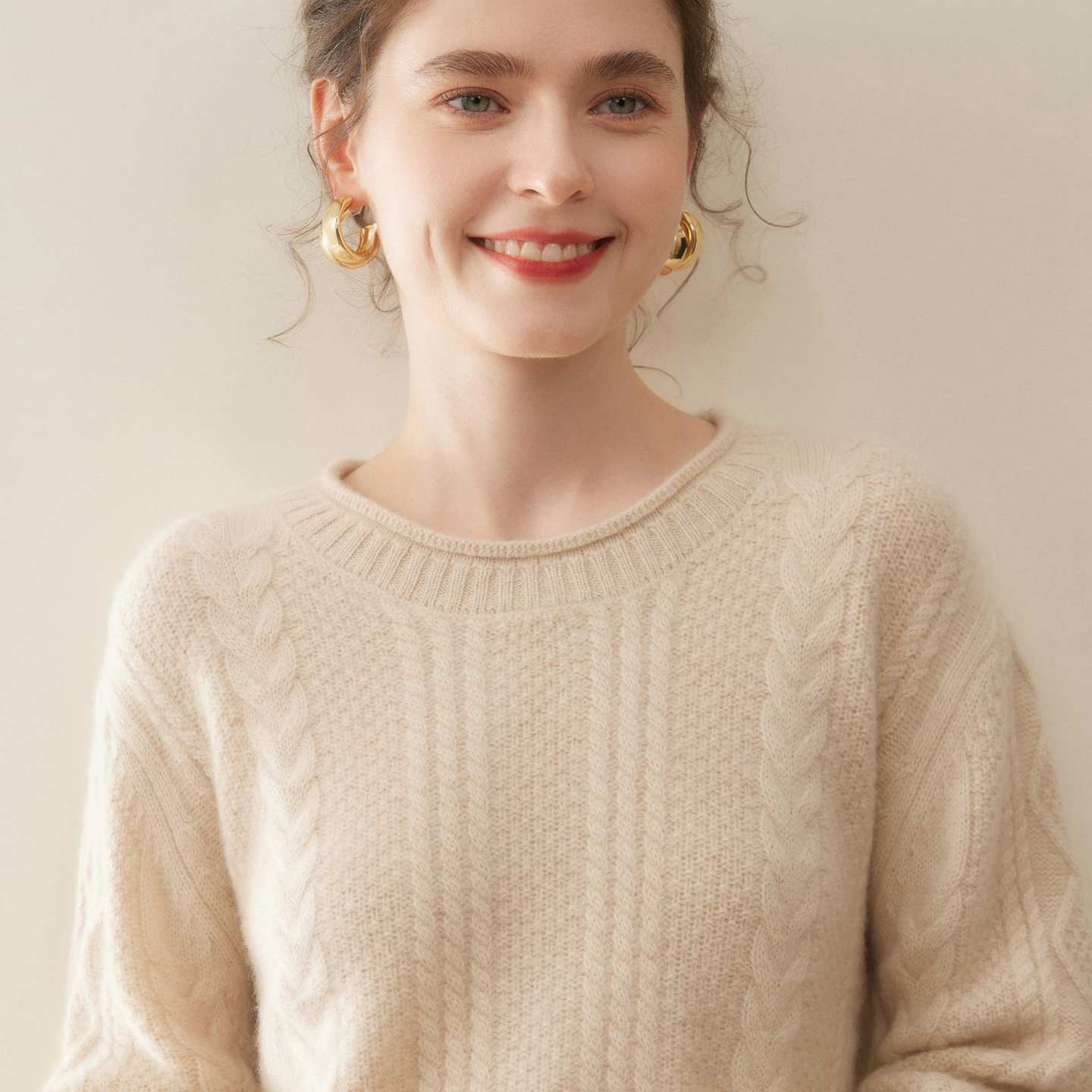 重磅三股加厚圆领绞花山羊绒衫