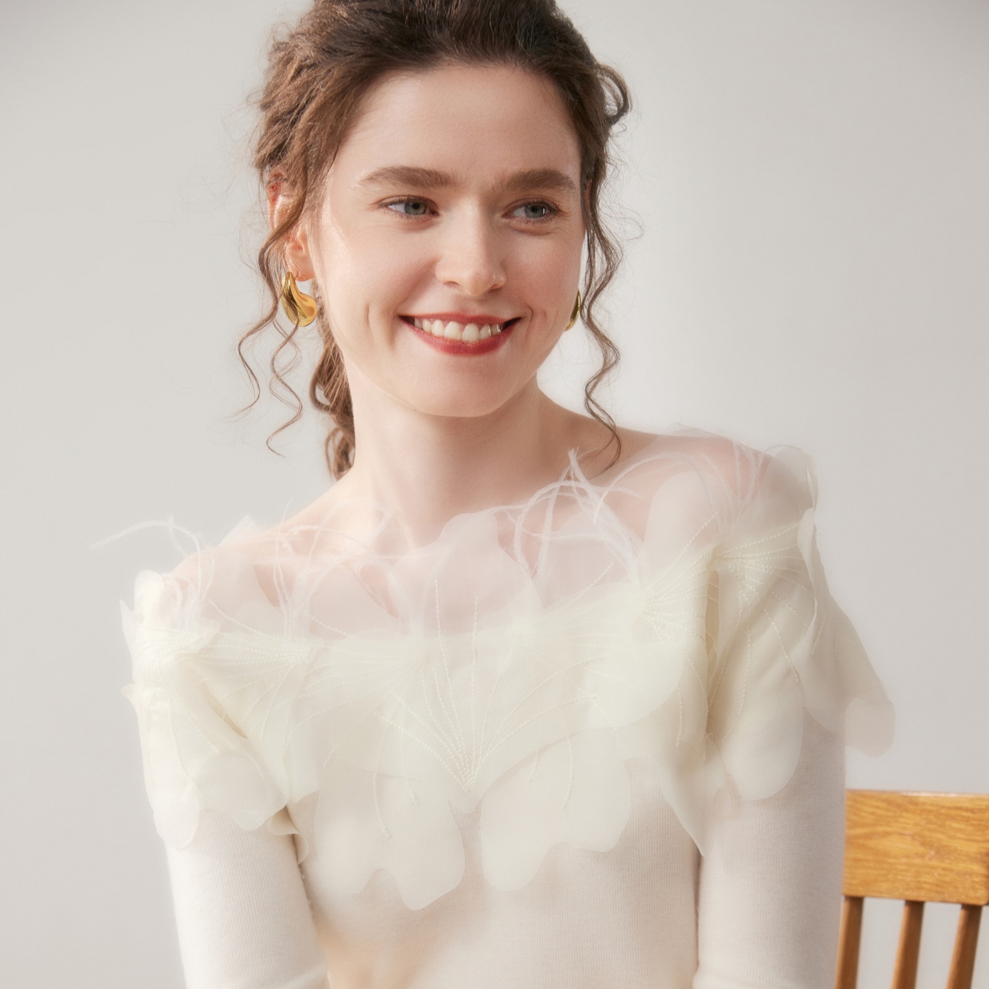 轻奢山羊绒衫一字领立体花朵毛衣