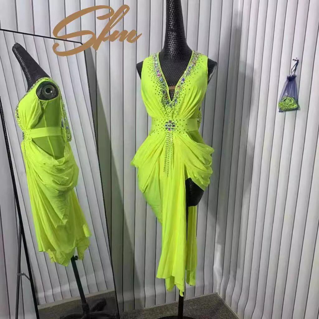 定制拉丁舞裙莱卡恰恰舞演出服桑巴舞表演服伦巴舞比赛舞裙仿澳钻